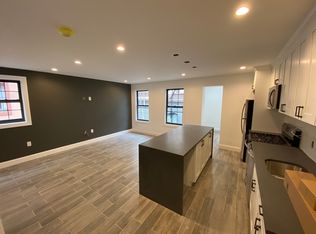 24-17 Ditmars Blvd #1R, Astoria, NY 11105