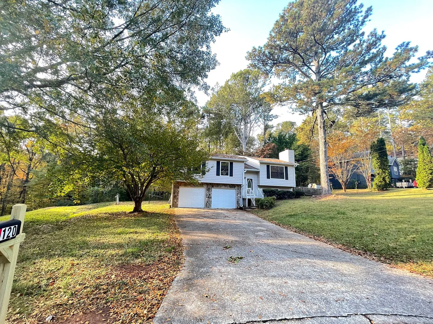 Updated 4 bedroom 2 bath home near in Dallas! — Photo 2