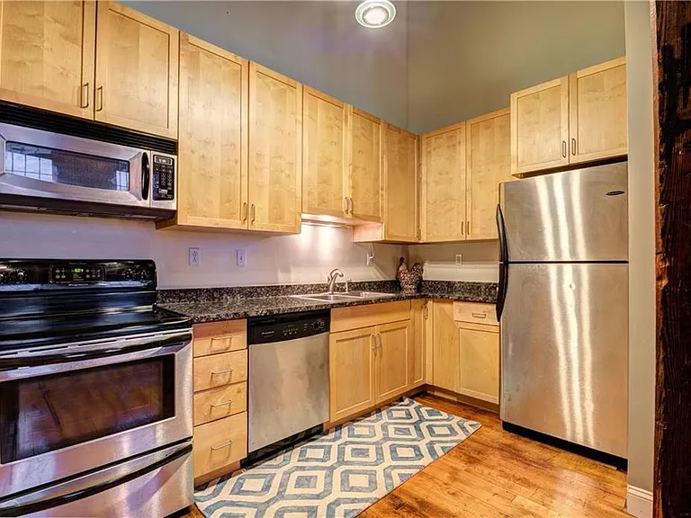 589 Atwells Ave #4F — Photo 9