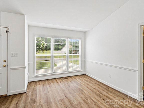 5th image of 748 Chipmeadow Ln