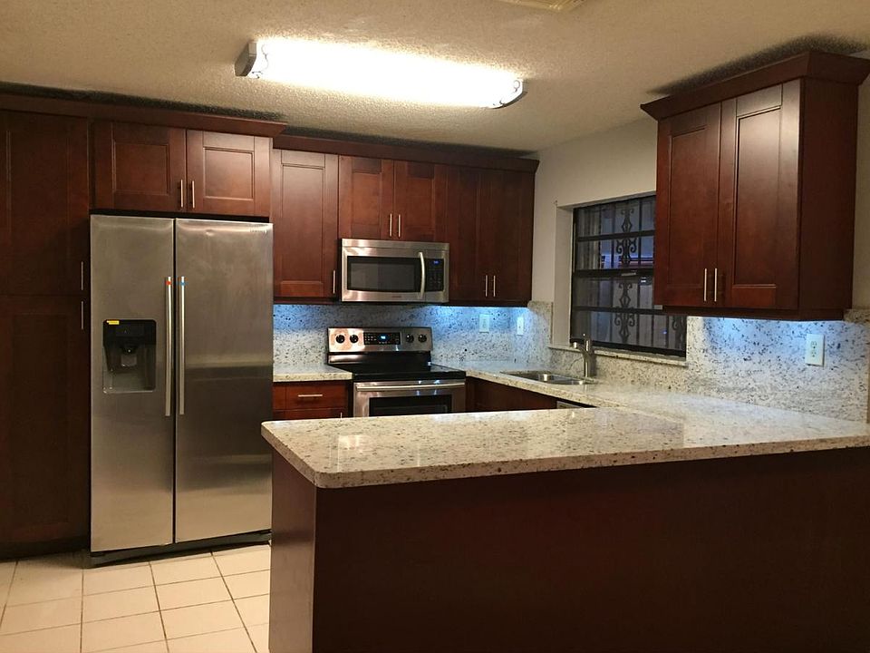 Brand New Kitchen, Granite Counter tops and new appliances