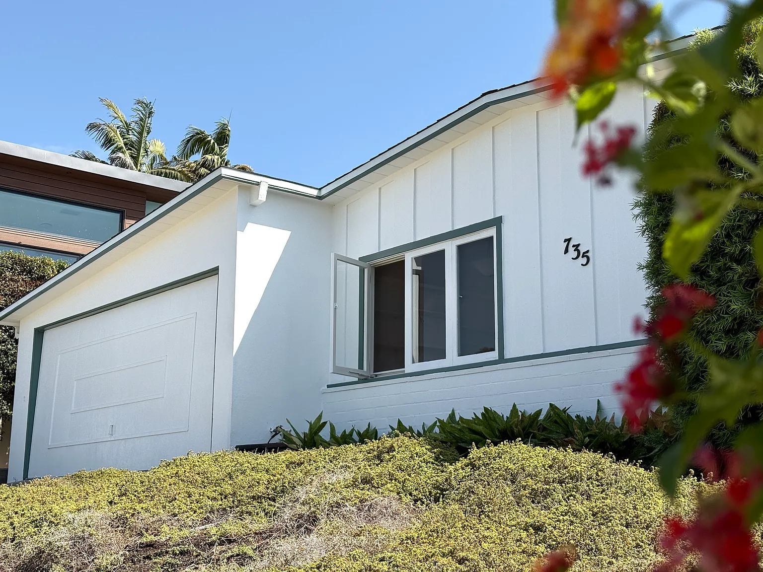 3 bed, 1242 sqft, $6,950 — Photo 1