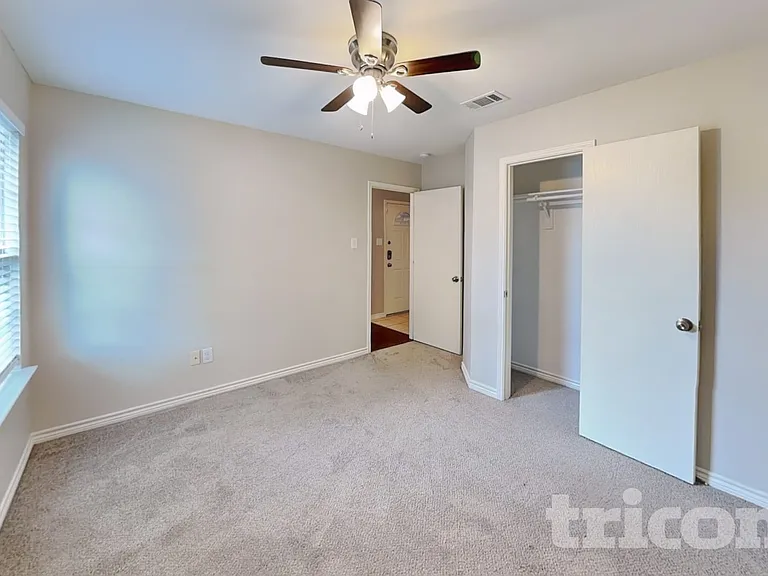 1326 Foster St — Photo 11