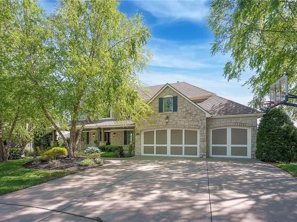 15225 Perry St, Overland Park, KS 66221