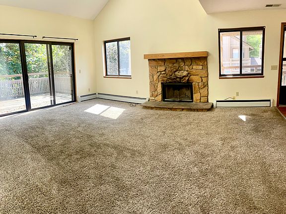 5th image of 646 Meredith Ln