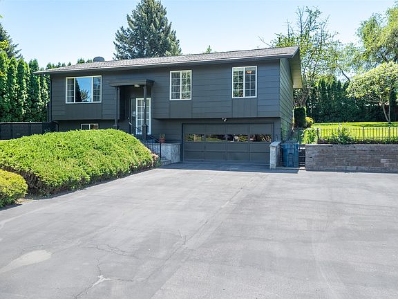 2nd image of 321 River Dr