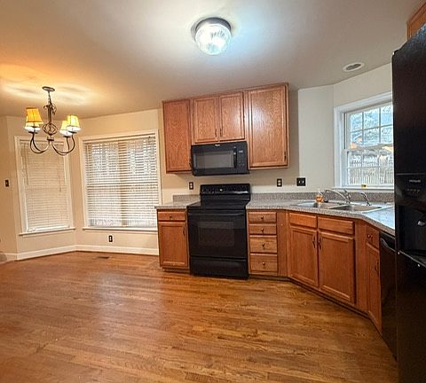 3rd image of 8240 Weathered Oak Ln