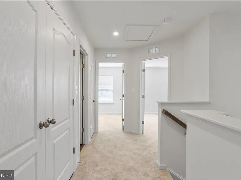 100 Stafford Pl — Photo 22