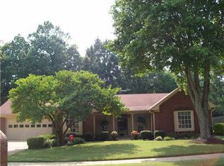 3755 Misty Oak Dr, Memphis, TN 38125