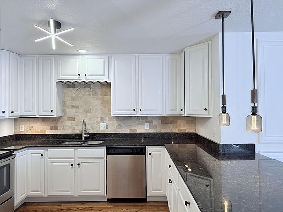 2nd image of 2485 Canabury Dr APT 205