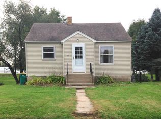 231 McKinley St, Emmons, MN 56029