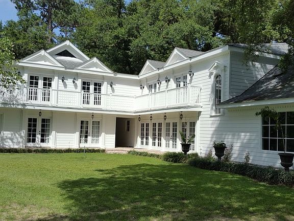 3rd image of 131 Riverwood Dr