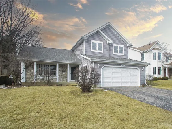 635 Red Bridge Rd, Lake Zurich, IL 60047
