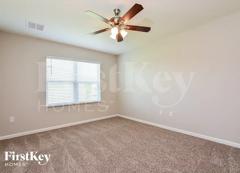 545 Sorrento Dr — Photo 8