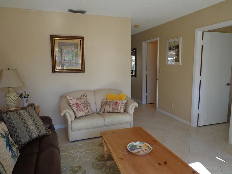 1168 Amaryllis Ct — Photo 3