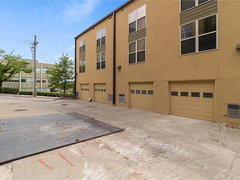 4571 Madison Ave #E-1 — Photo 31