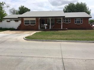 981 SW 3rd St, Moore, OK 73160