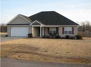 42 Bradford Ct, Rogersville, AL 35652