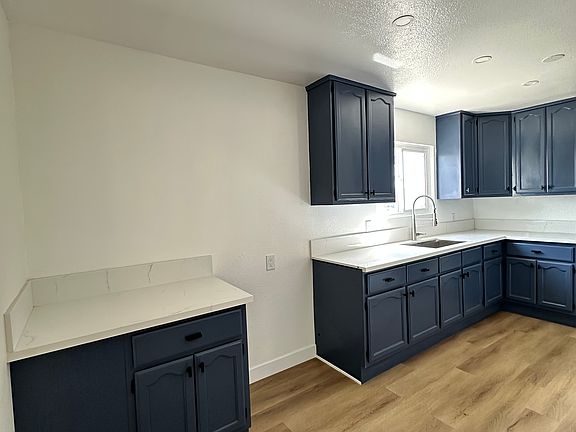 3rd image of 3925 W 118th St APT A