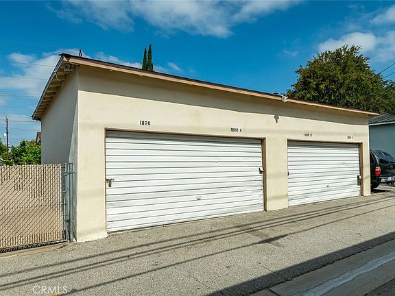 3rd image of 1820 N Hollywood Way