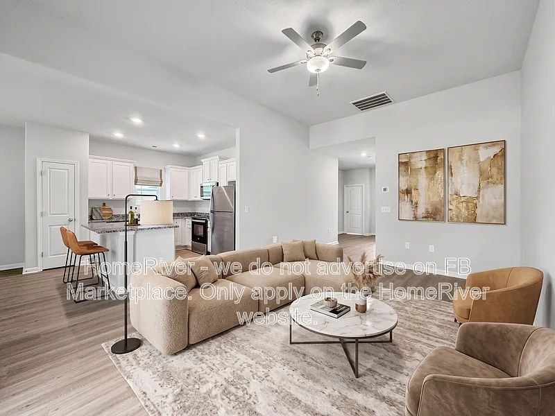3 bed, 2.0 bath, 1316 sqft, $1,875 — Photo 2