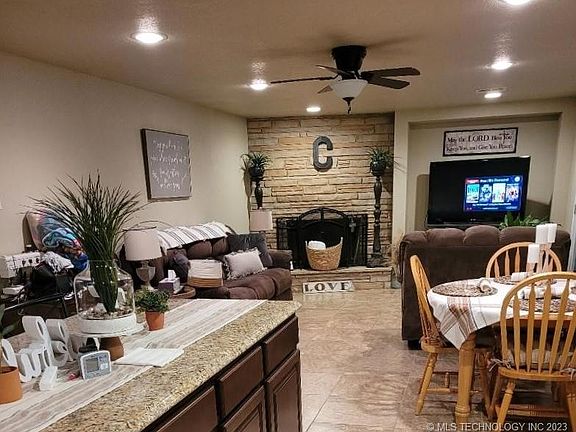 2nd image of 137 Fleetwood Pl