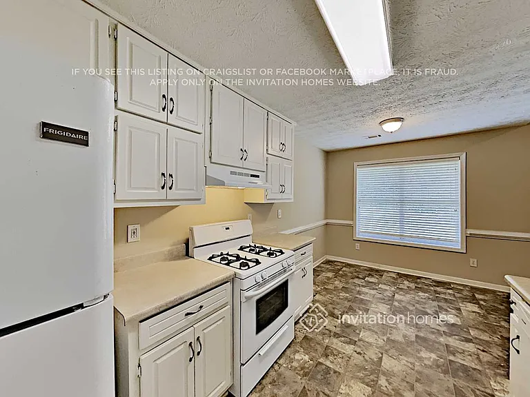 400 Freedom Dr — Photo 12