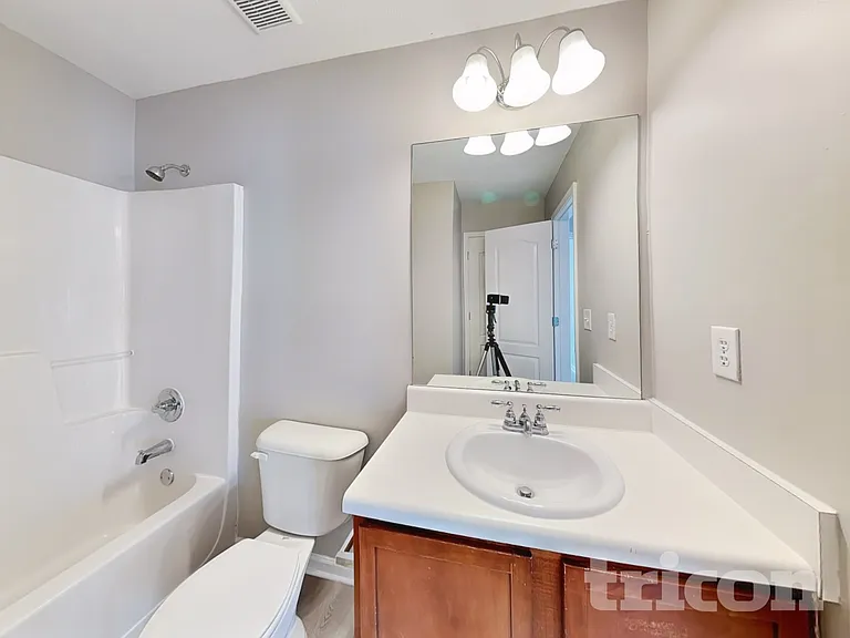 1289 Avington Glen Dr — Photo 16