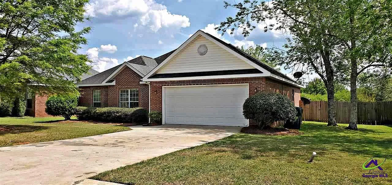 3 bed, 2.0 bath, 1500 sqft, $1,850 — Photo 2