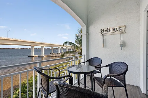 415 NW Flagler Ave #403 Photo 1