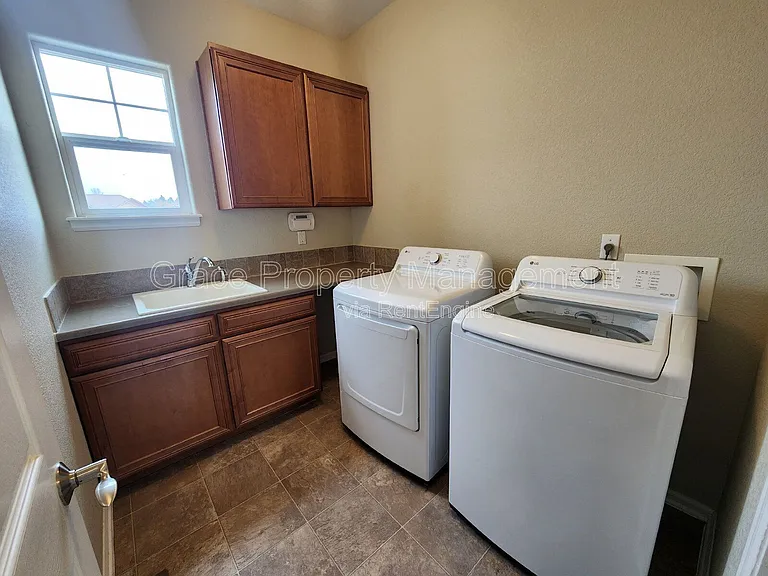1969 Fairway Pointe Dr — Photo 13