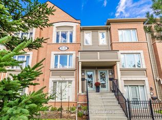 15943 Bayview Ave #9, Aurora, ON L4G 0S3