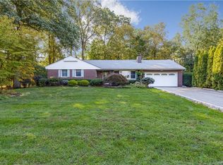 24 Hillside Dr, New City, NY 10956