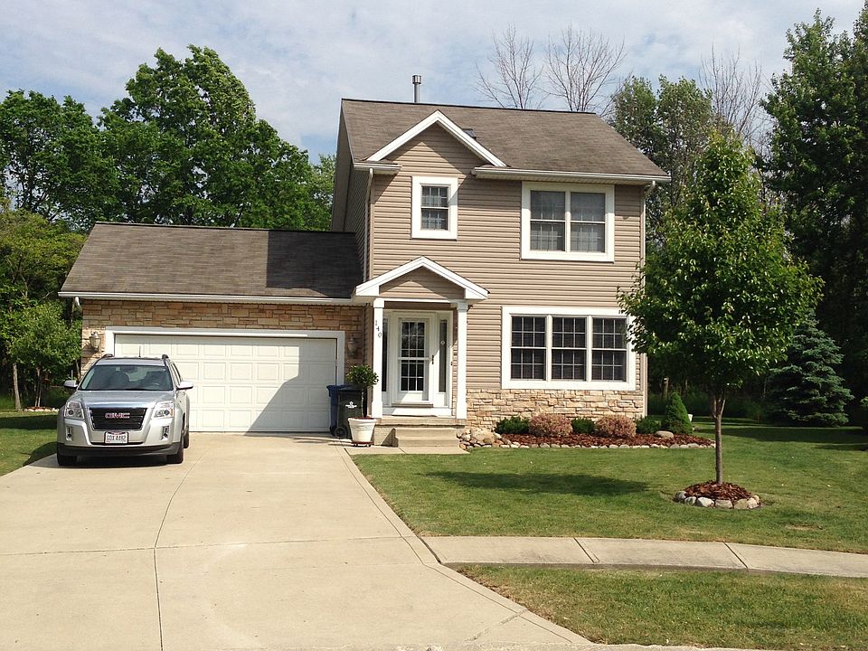 1st image of 140 Queens Ct