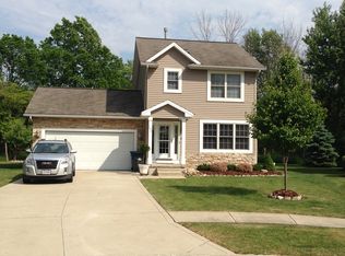 140 Queens Ct, Sheffield Lake, OH 44054