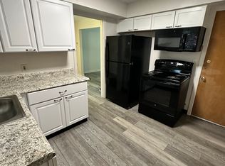 21011 Westway Dr APT 4, Rocky River, OH 44116
