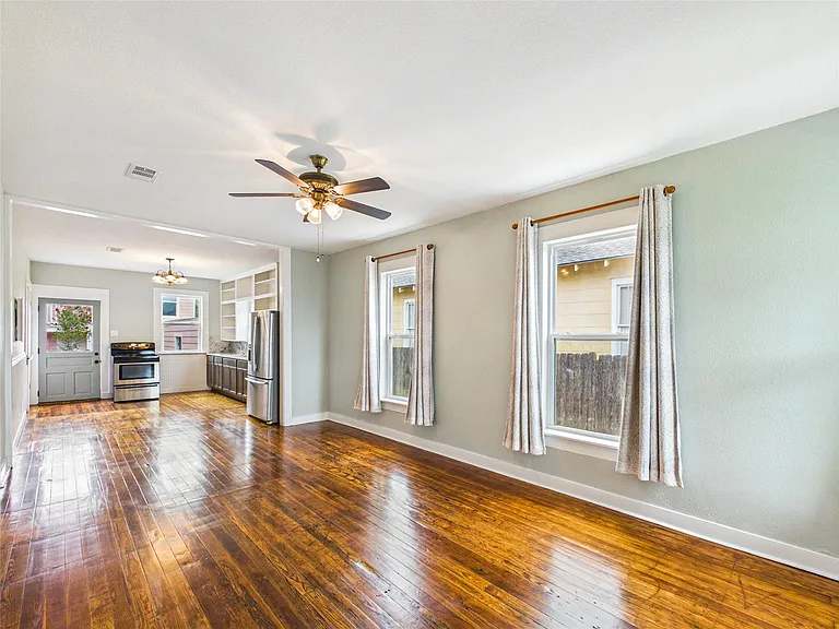 3602 Avenue S 1/2 — Photo 7