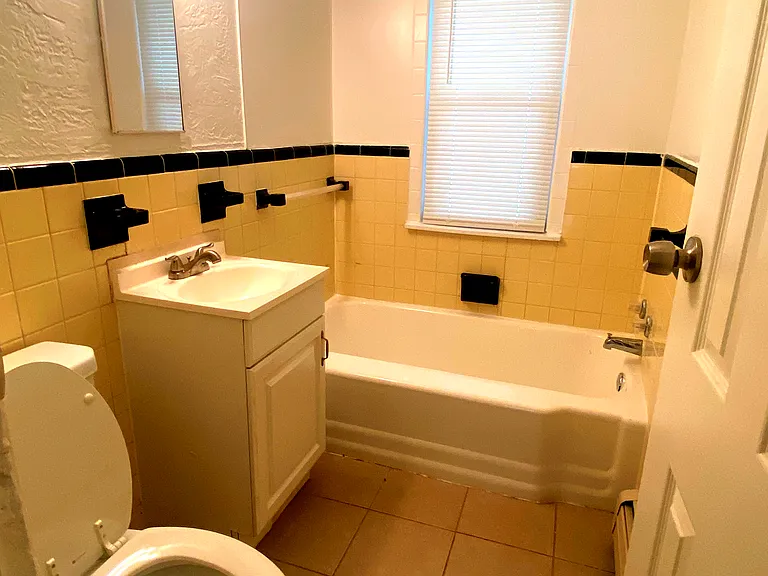 577 E Mapledale Ave #3 — Photo 8