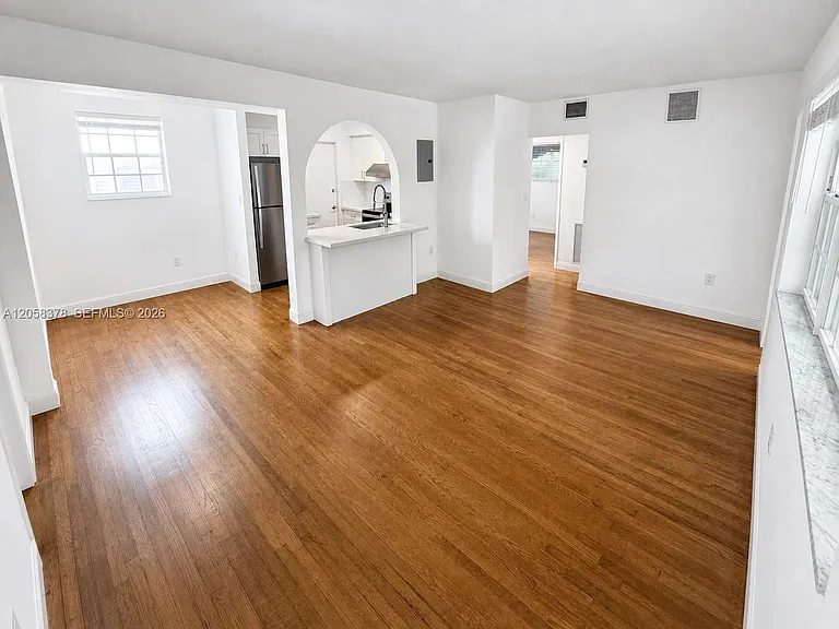 1561 West Ave #2 — Photo 1