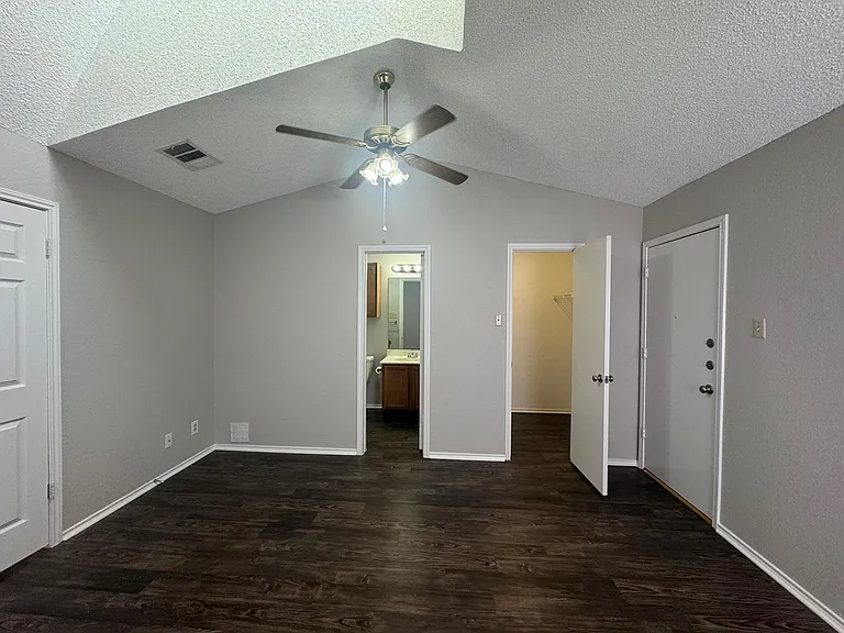 522 Cutty Trl #B — Photo 15
