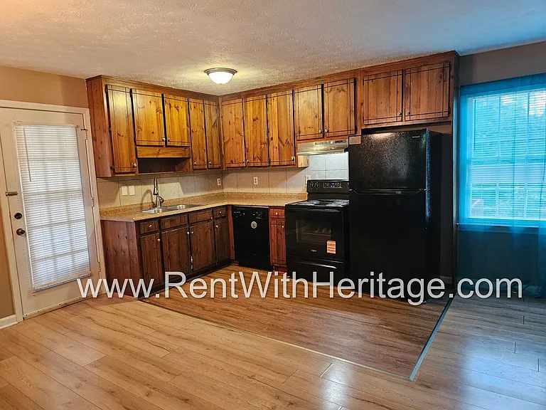 4204 Rocky Face Dr — Photo 9