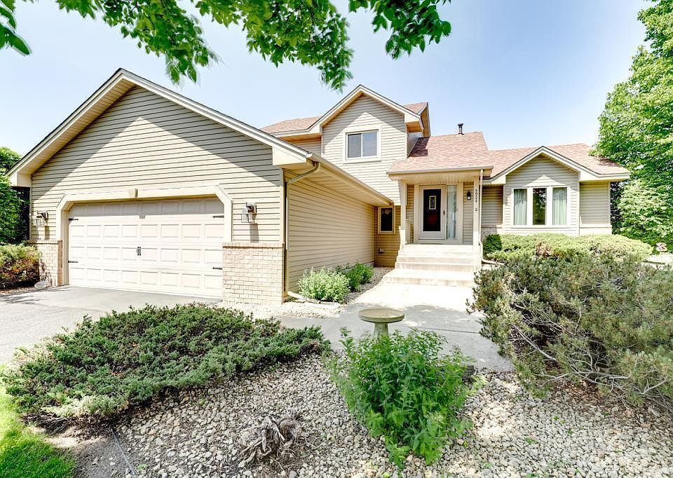 1st image of 4924 89th Cres N