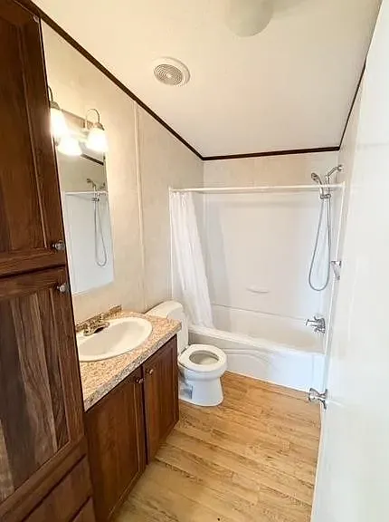 132 Railroad Ave — Photo 6