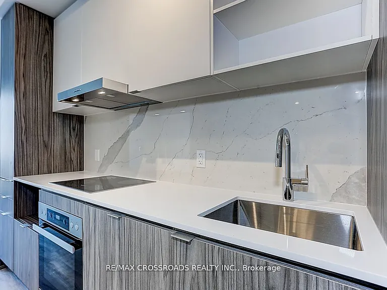 55 Cooper St #6906 — Photo 15
