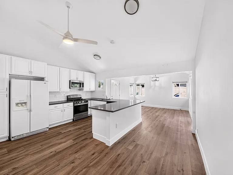 1760 N Rutherford St — Photo 15