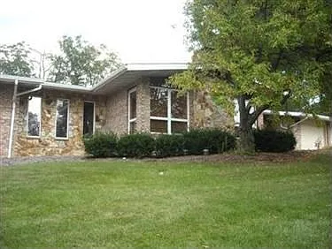 8435 Hunters Trl SE photo 1
