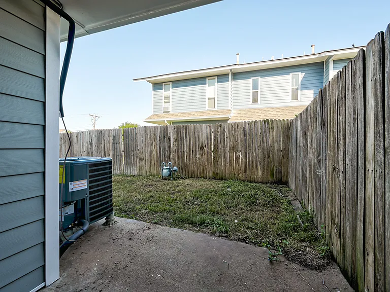 727 Vicksburg Ave — Photo 48