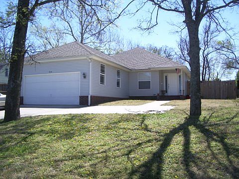 1st image of 704 W Garland St