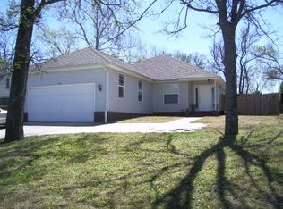 704 W Garland St, Siloam Springs, AR 72761