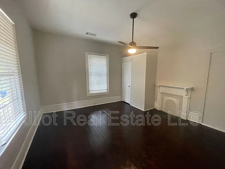 1082 Center St NW #A — Photo 7